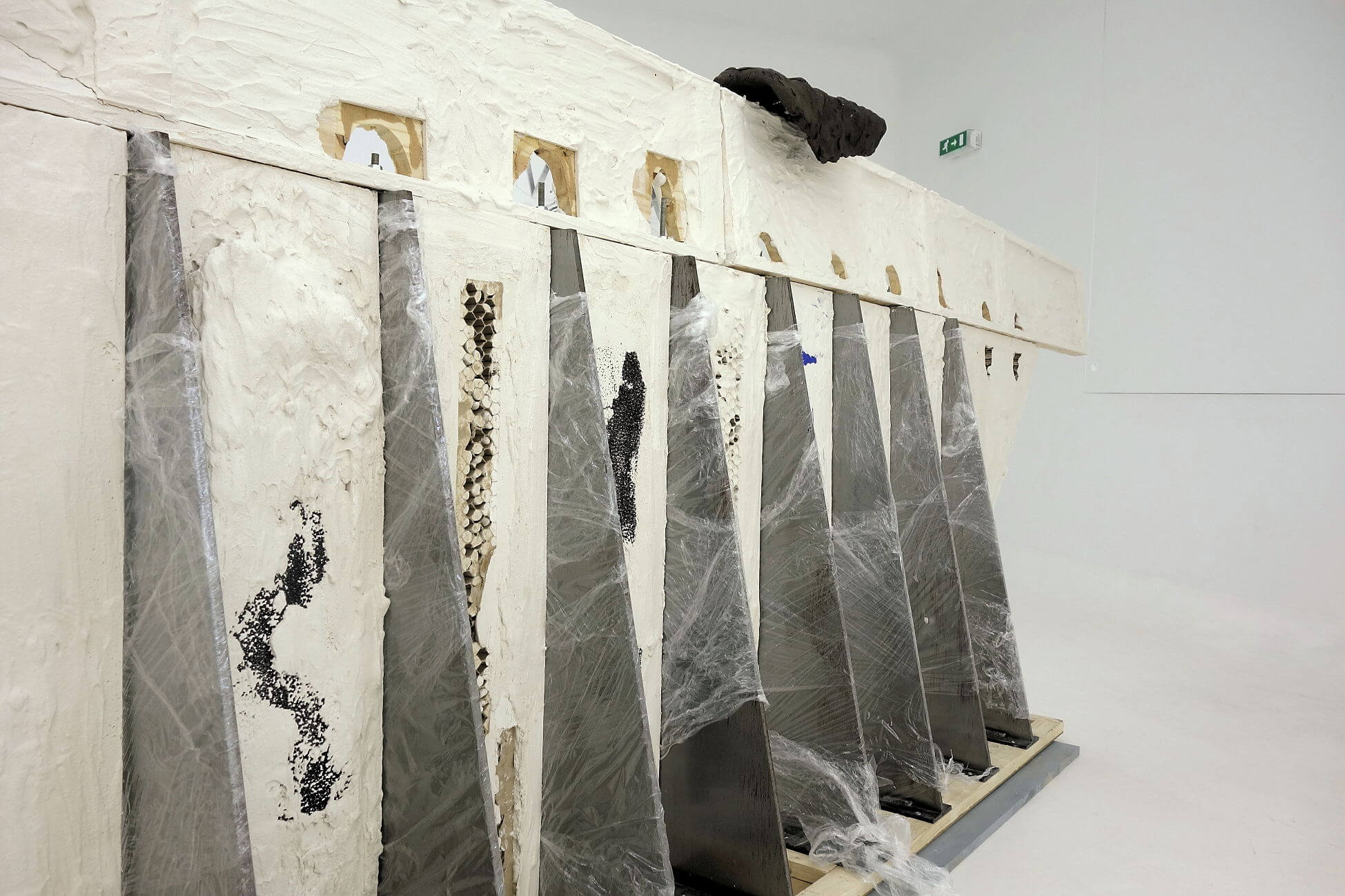 Martin Schepers - Installationsansicht La Fuite International Center of Art Vassiviere, 2016 (large)
