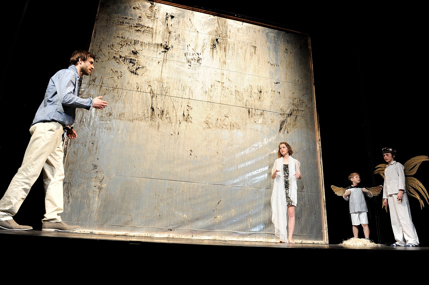 Martin Schepers - Bühnenbild: Mamma Medea - Mamma Medea, Landestheater StPölten, 2013, Inszenierung Philipp Hauß  (large)