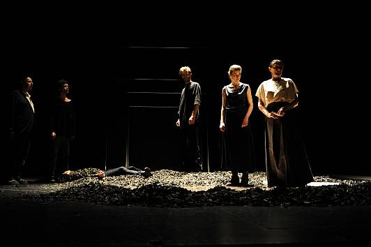 Martin Schepers - Mamma Medea - Mamma Medea, Landestheater StPölten, 2013, Inszenierung Philipp Hauß 